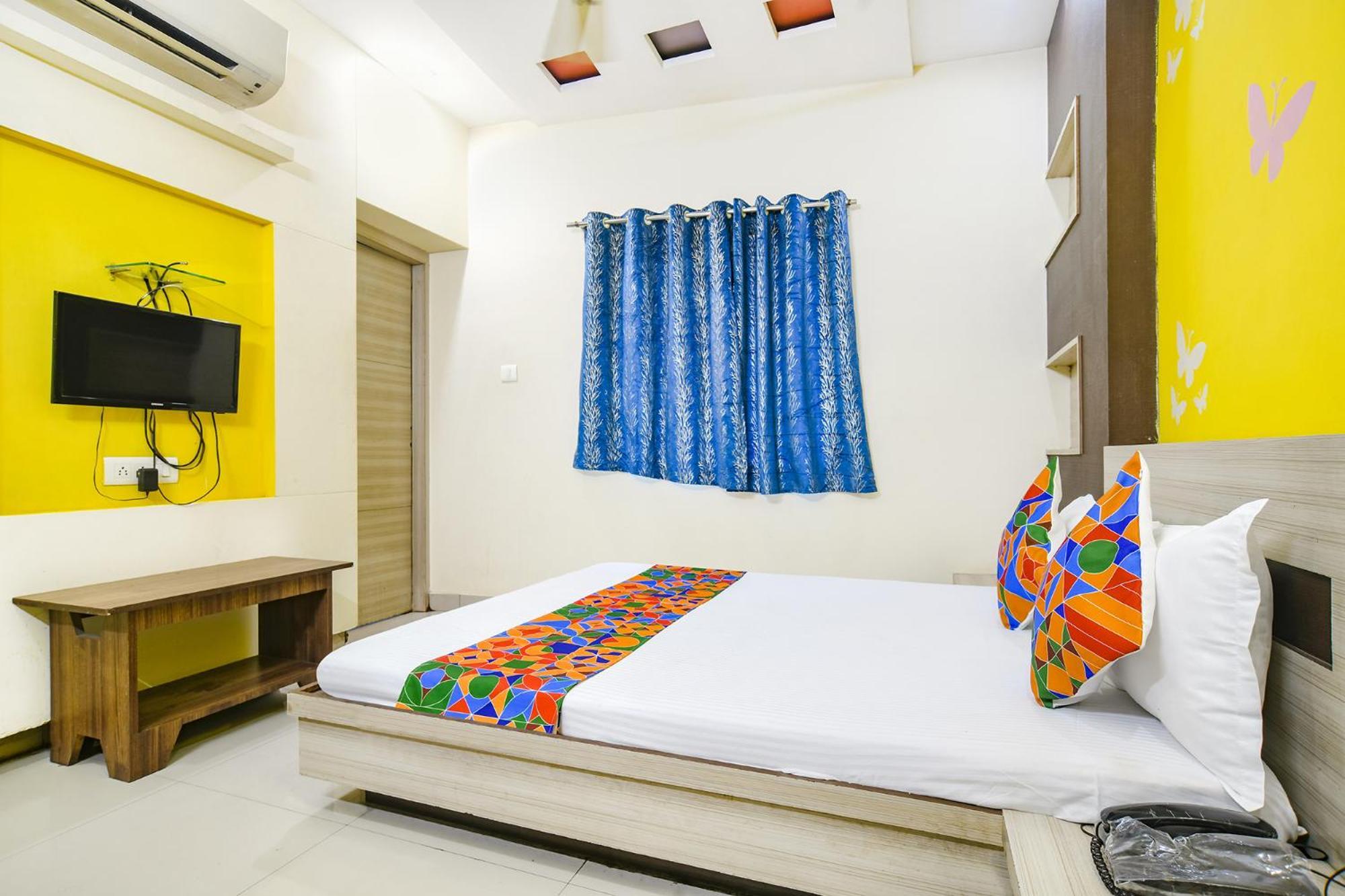Hotel Fabexpress Blue Star Ujjain Exterior foto